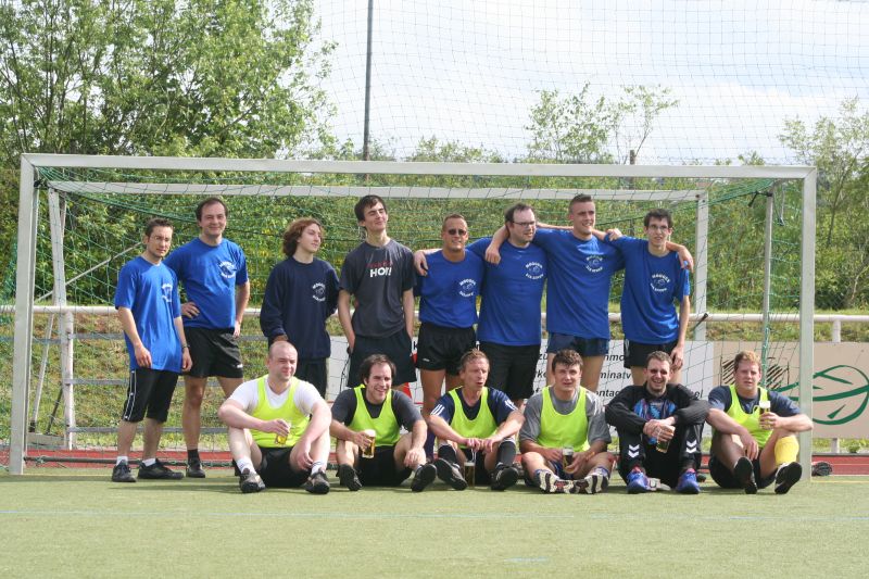 Die Moggers 2006 und die Handballer Die Moggers 2006 und die Handballer